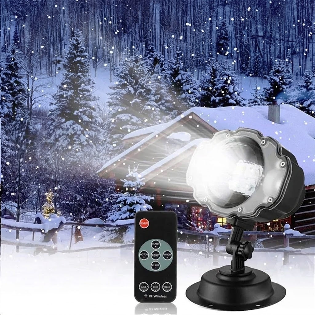 Projecteur DACHAN créant une décoration de Noël effet neige sur la façade d'une maison